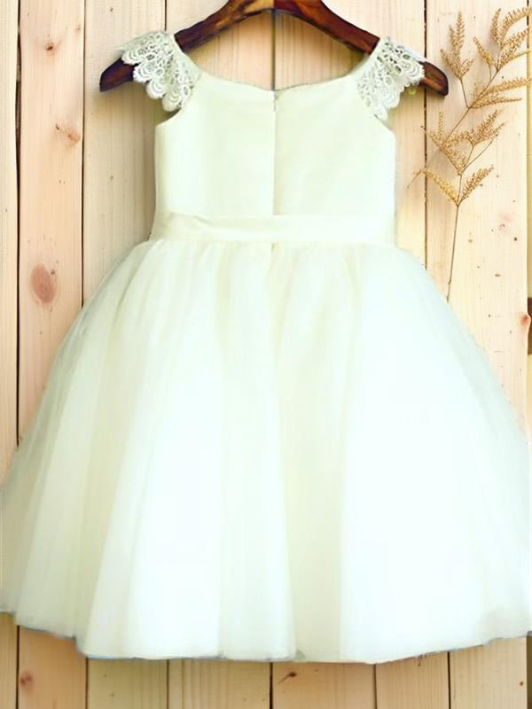 A-line Scoop Lace Knee-Length Tulle Flower Girl Dress