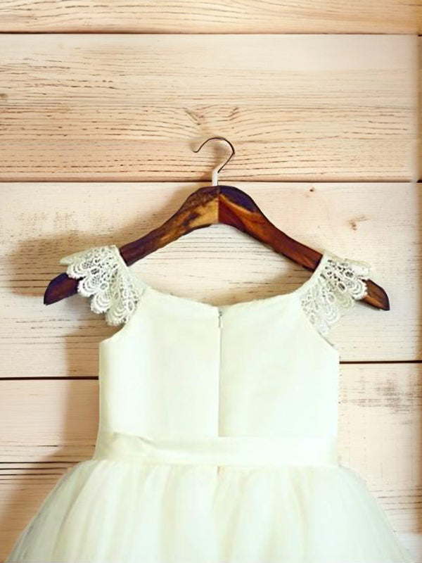 A-line Scoop Lace Knee-Length Tulle Flower Girl Dress