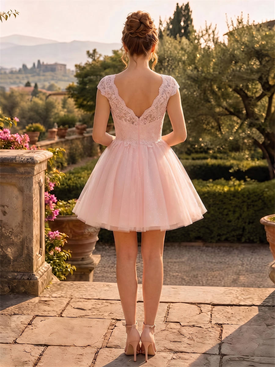 A-line/Princess V-neck Ruffles Short/Mini Tulle Homecoming Dress