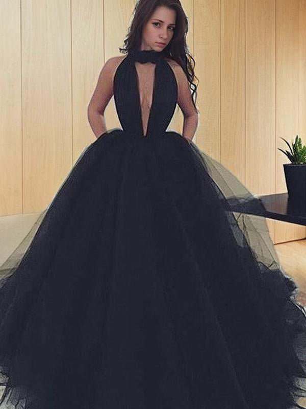 Ball-Gown V-neck Court Train Tulle Dress