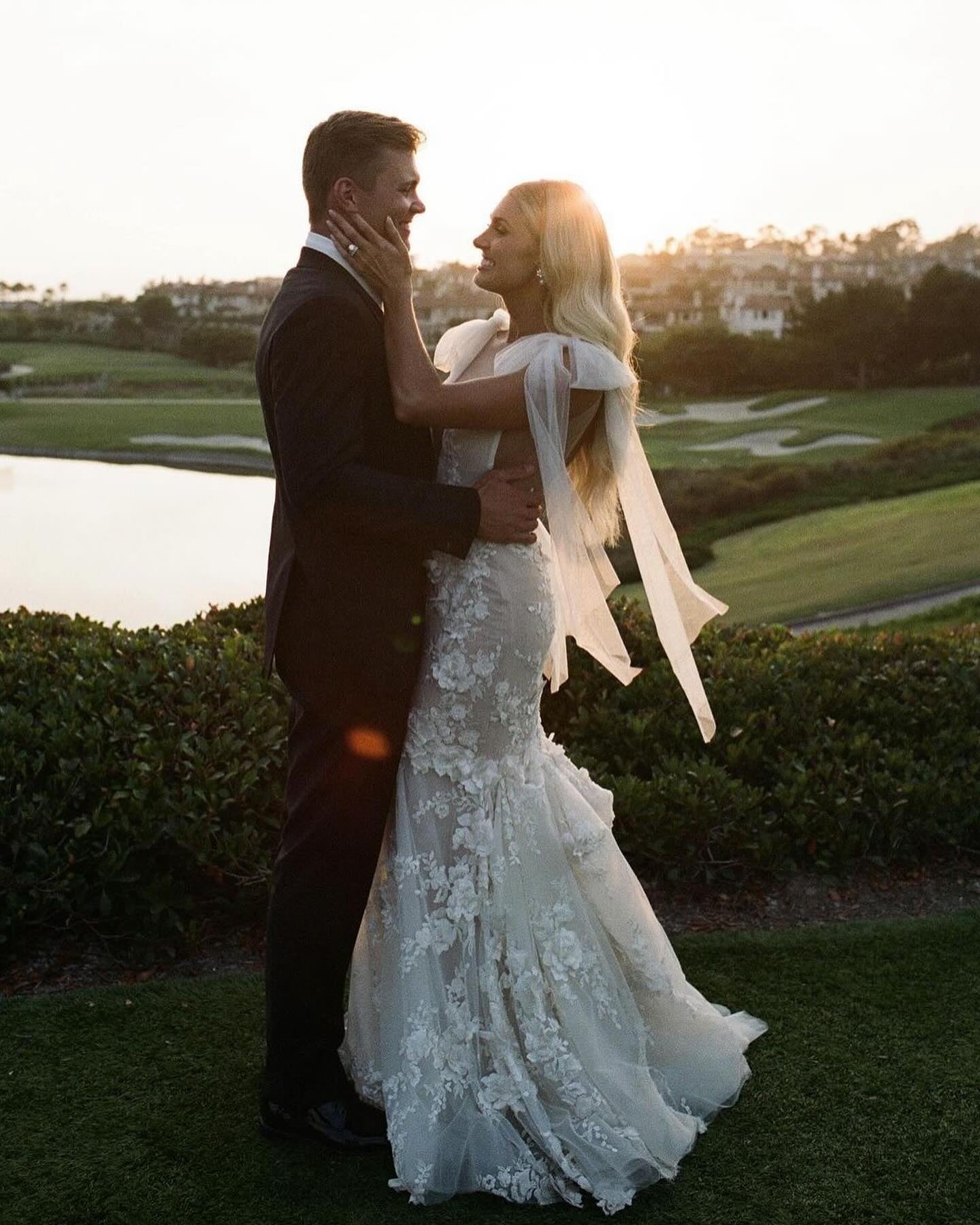 Sheath V-neck Hand-Made Flower Chapel Train Tulle Wedding Dress
