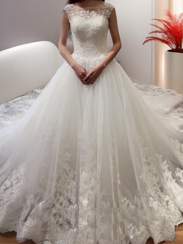 Ball-Gown Sweetheart Applique Chapel Train Tulle Wedding Dress