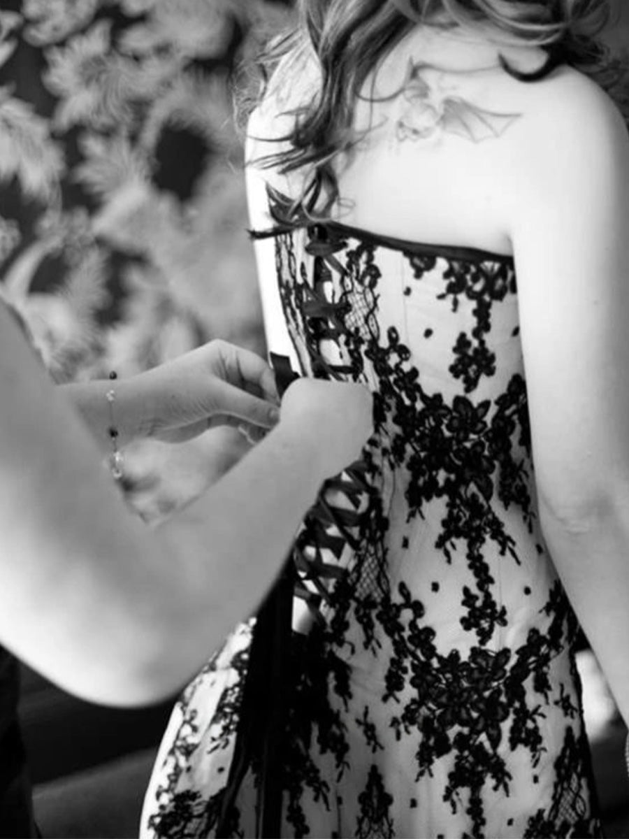 A-line Sweetheart Appliques Lace Sweep Train Organza Corset Wedding Dress