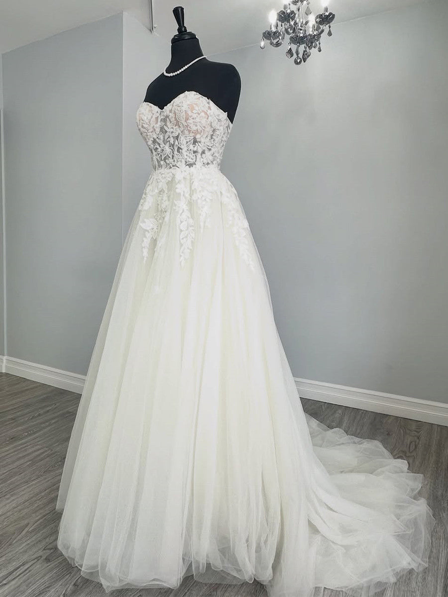 A-line Sweetheart Appliques Lace Chapel Train Tulle Corset Wedding Dress