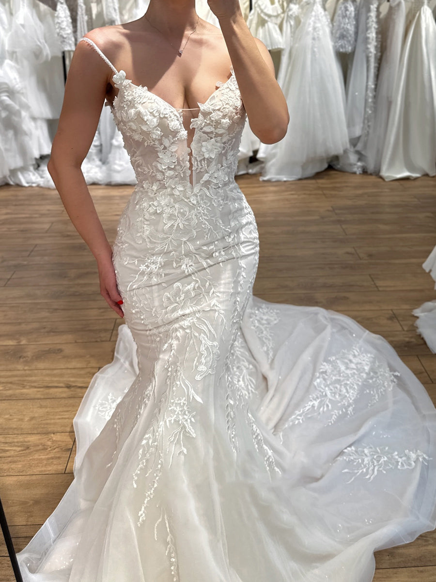 Trumpet/Mermaid Spaghetti Straps Appliques Lace Chapel Train Tulle Corset Wedding Dress