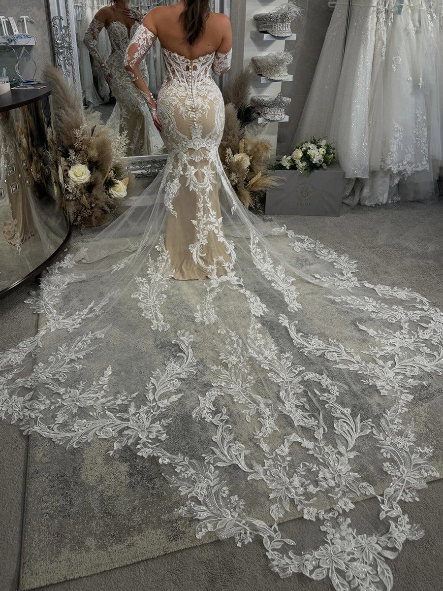 Sheath/Column Sweetheart Long Sleeves Appliques Lace Sweep Train Tulle Corset Wedding Dress