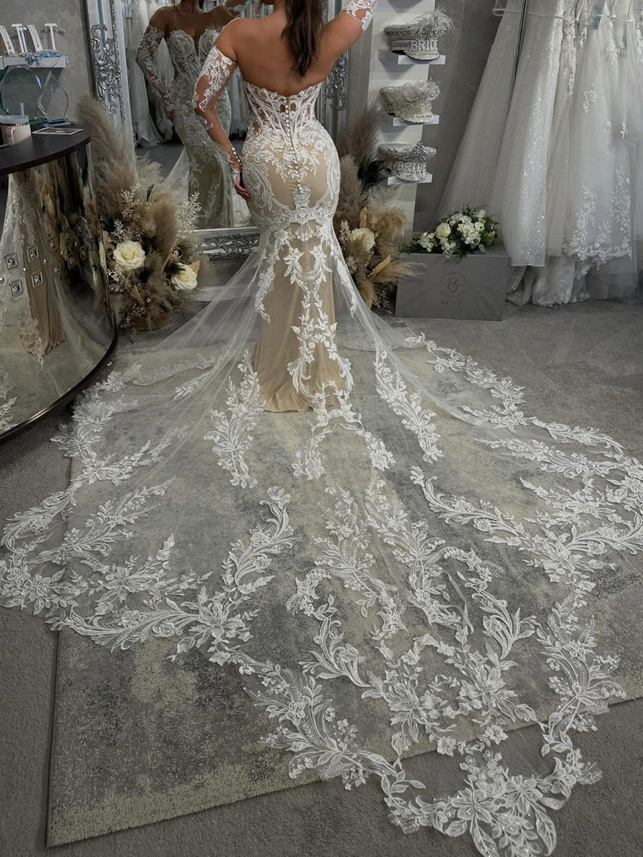 Sheath/Column Sweetheart Long Sleeves Appliques Lace Sweep Train Tulle Corset Wedding Dress