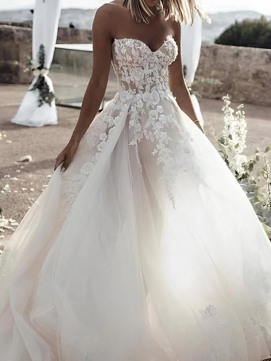 A-line/Princess Sweetheart Appliques Lace Court Train Tulle Corset Wedding Dress