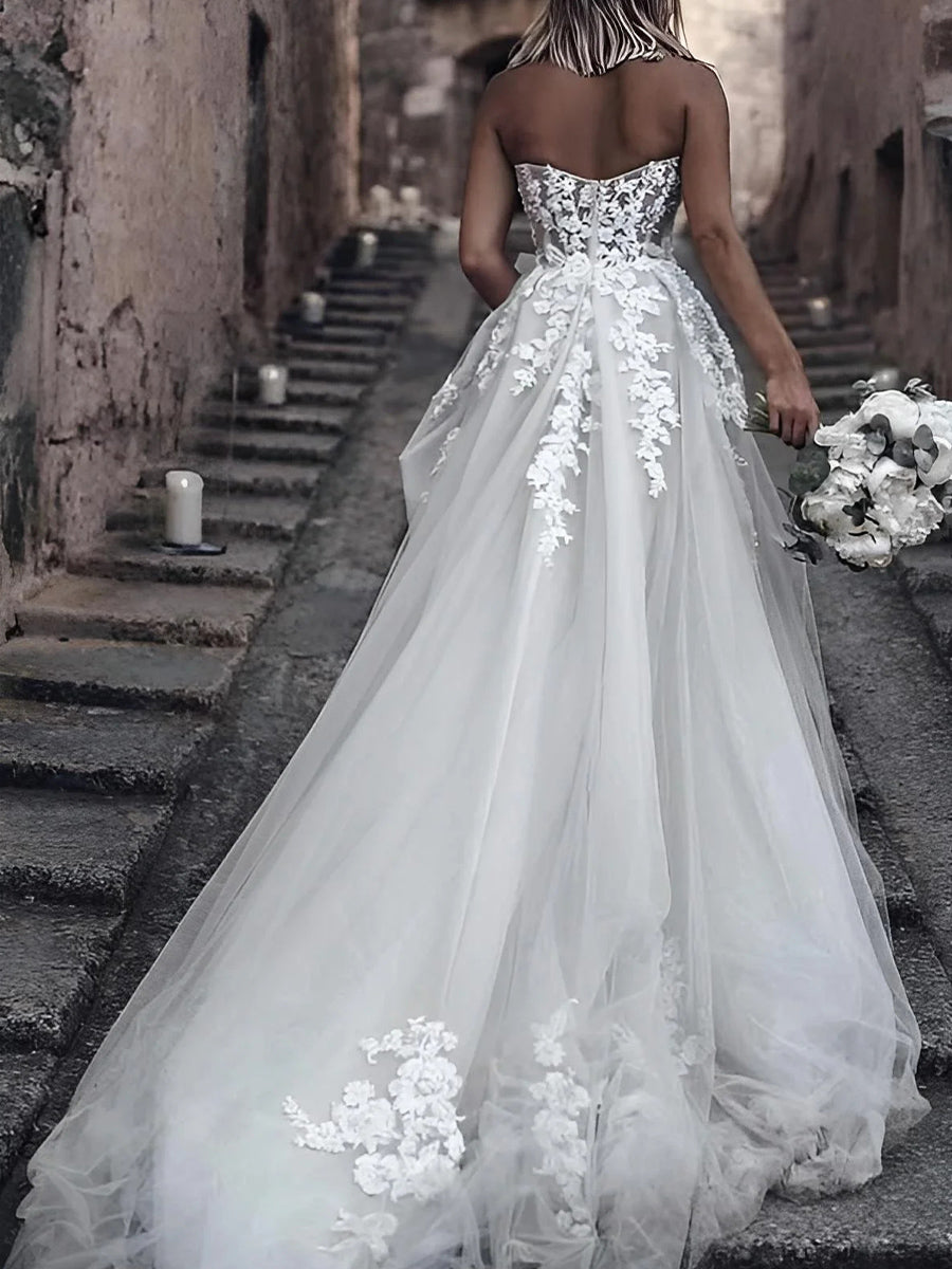 A-line/Princess Sweetheart Appliques Lace Court Train Tulle Corset Wedding Dress