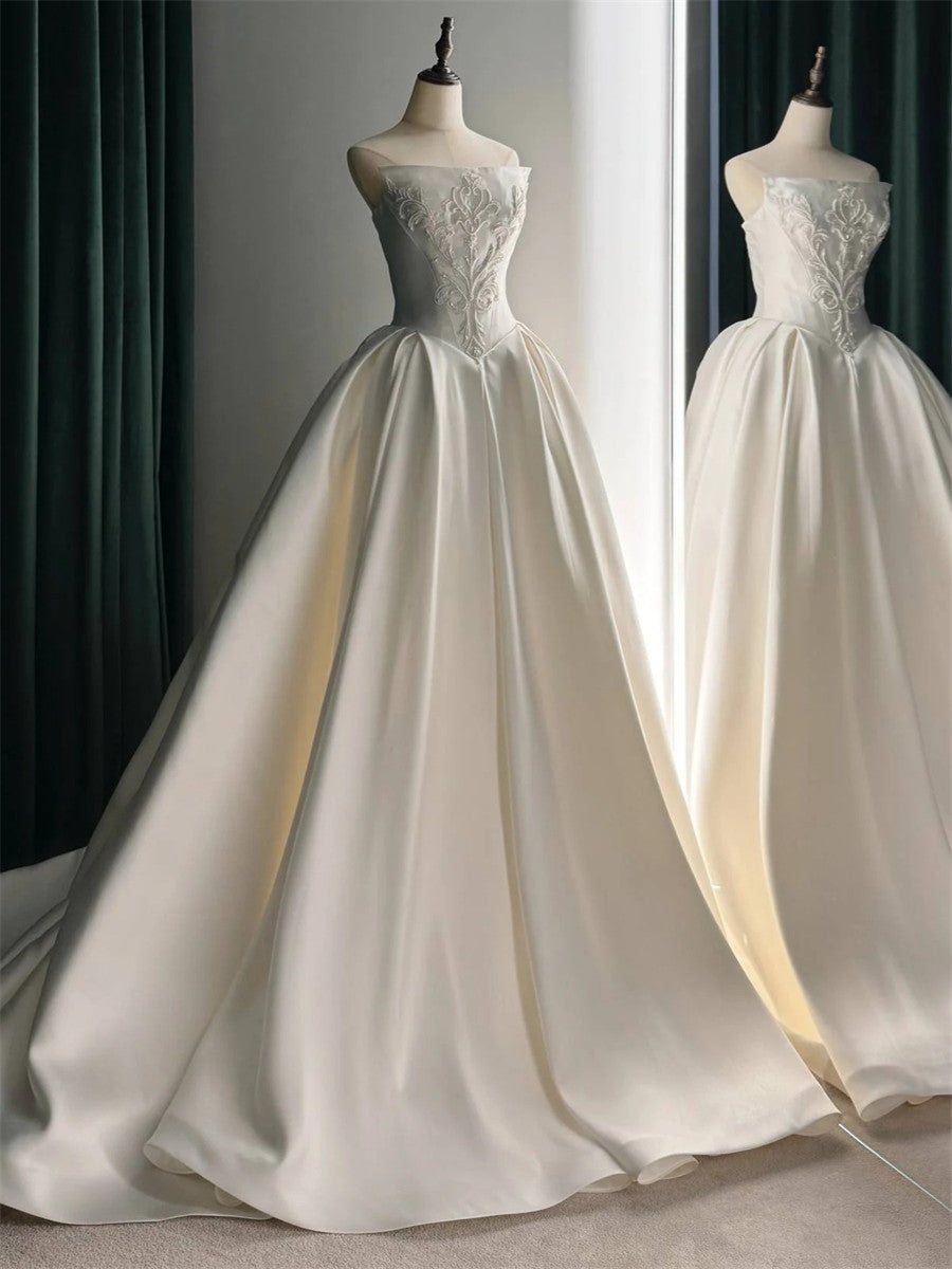 A-line/Princess Straight Appliques Lace Court Train Satin Corset Wedding Dress