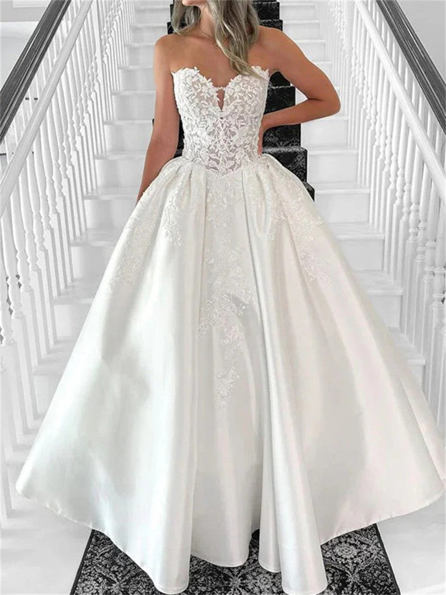 A-line/Princess Sweetheart Appliques Lace Court Train Satin Corset Wedding Dress