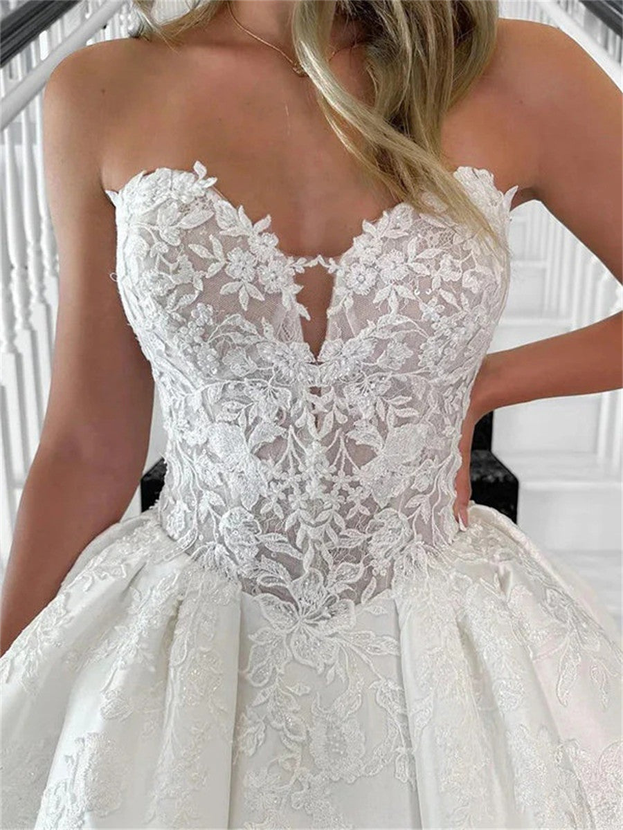 A-line/Princess Sweetheart Appliques Lace Court Train Satin Corset Wedding Dress