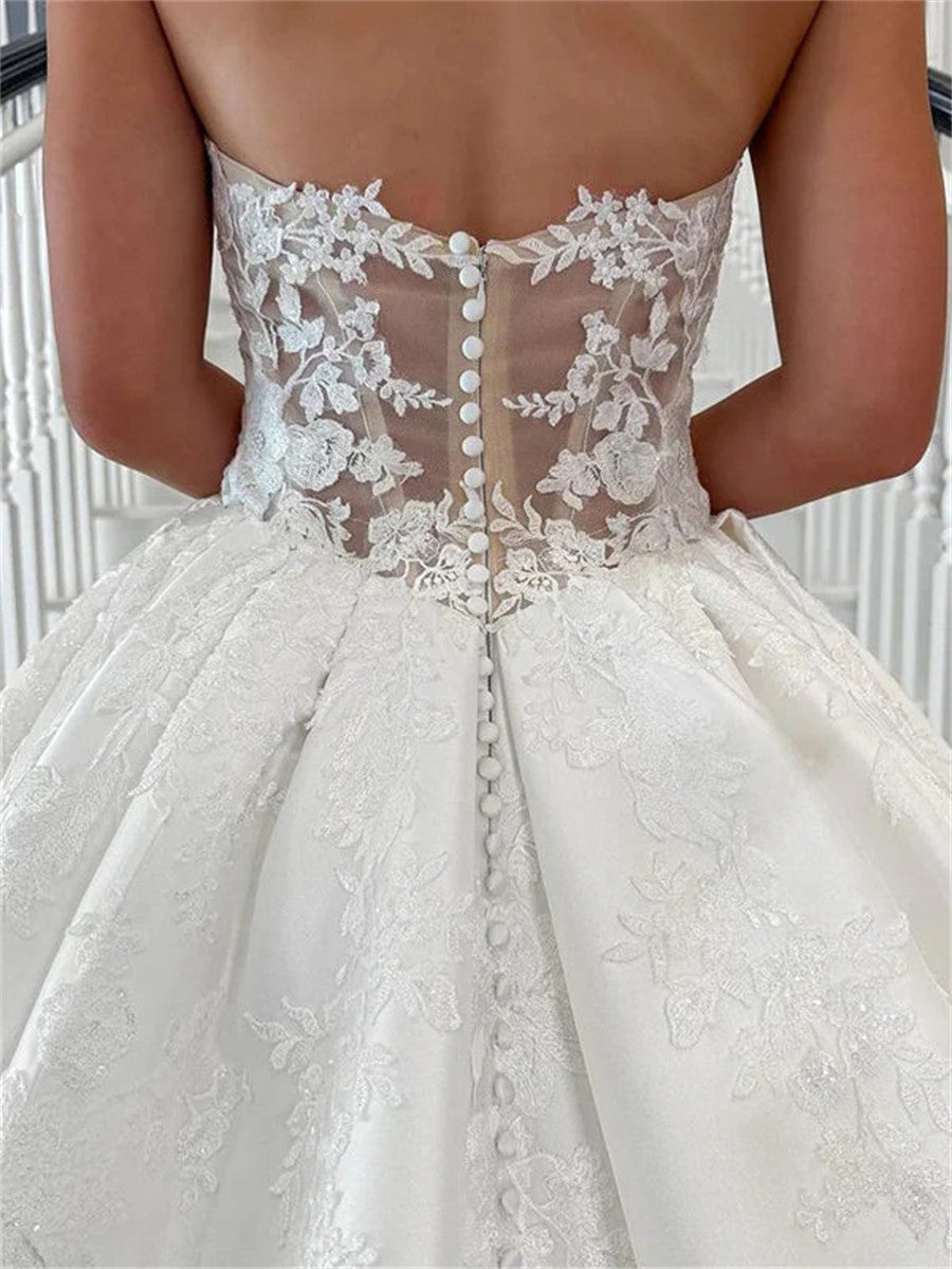 A-line/Princess Sweetheart Appliques Lace Court Train Satin Corset Wedding Dress
