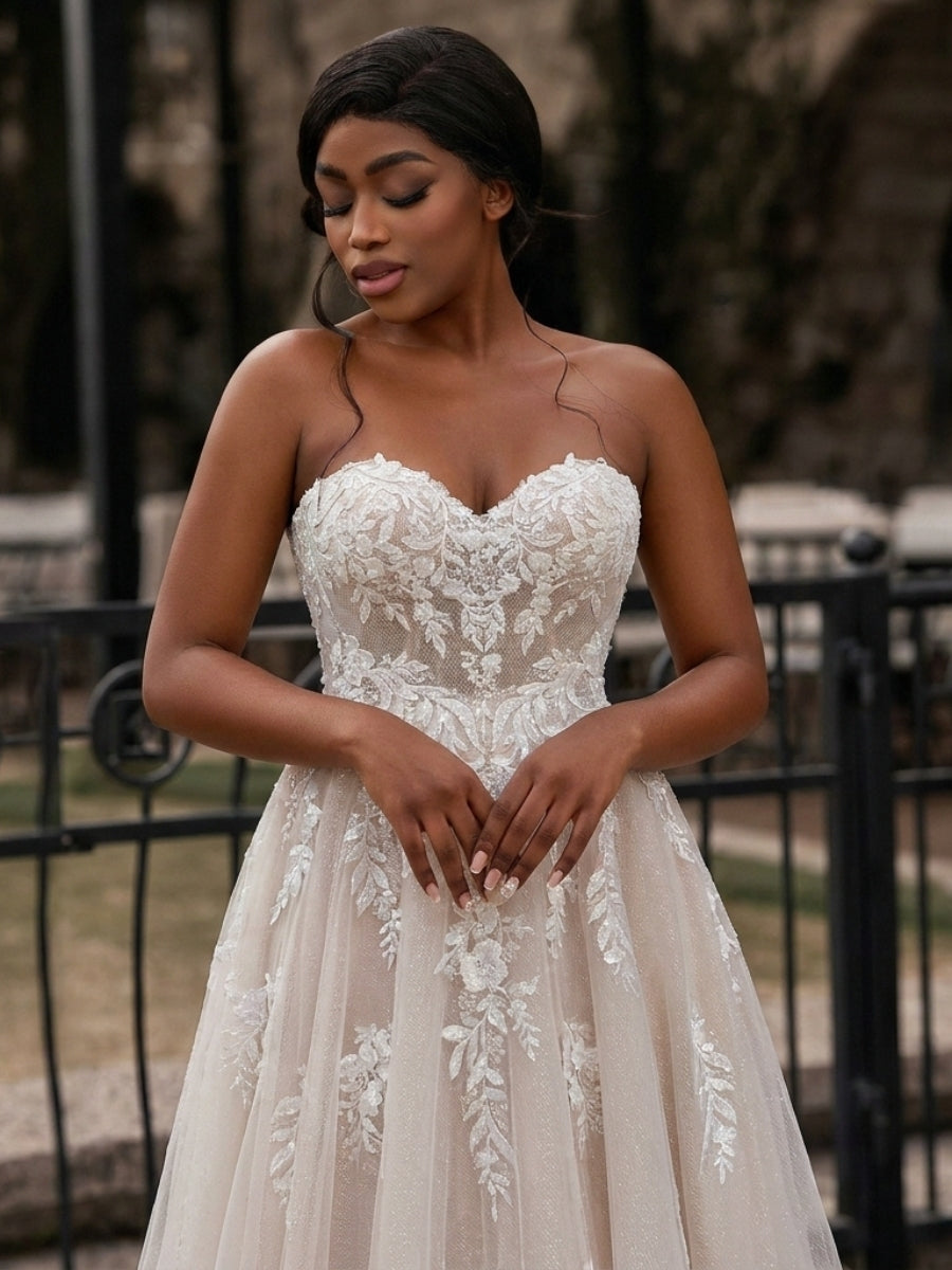 A-line/Princess Sweetheart Appliques Lace Court Train Tulle Corset Wedding Dress