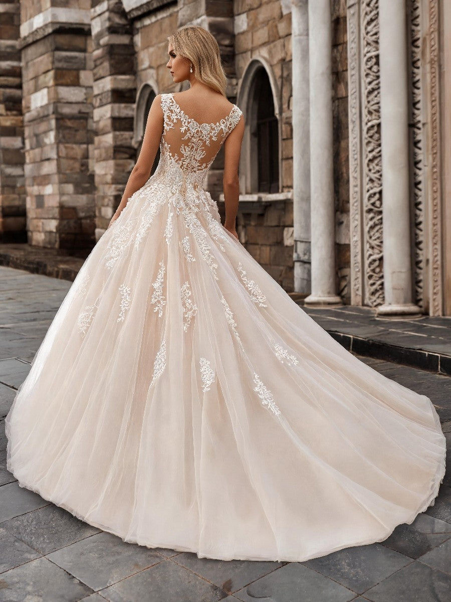 A-line/Princess Bateau Appliques Lace Court Train Tulle Corset Wedding Dress