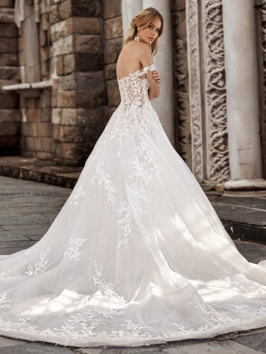 A-line/Princess Sweetheart Appliques Lace Chapel Train Tulle Corset Wedding Dress