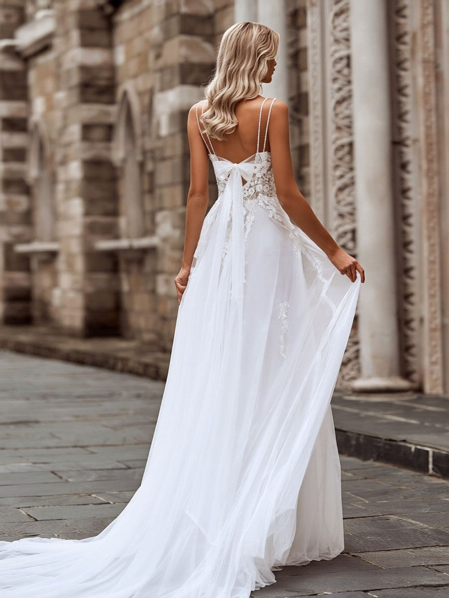 A-line/Princess Spaghetti Straps Appliques Lace Court Train Tulle Wedding Dress